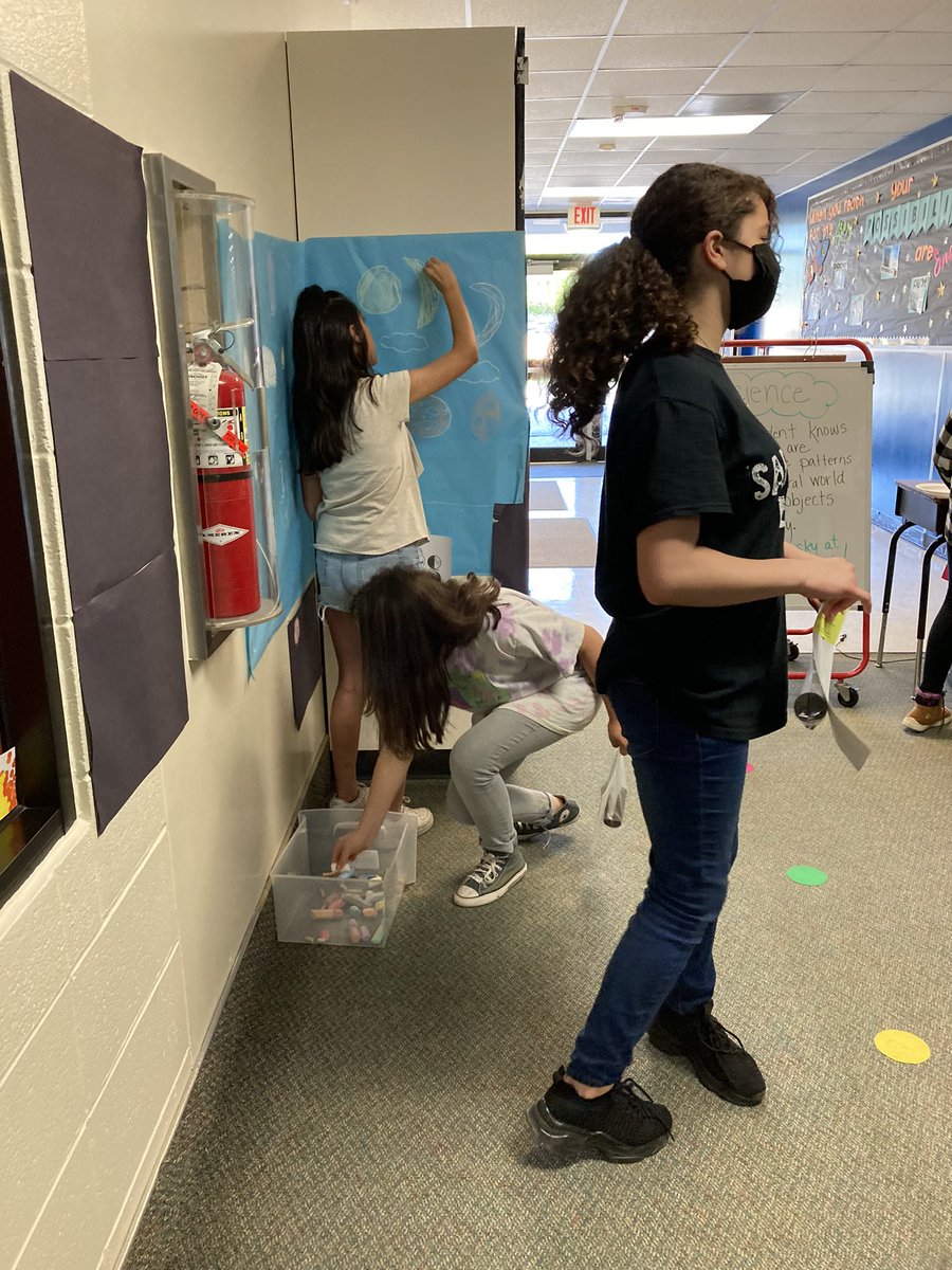 #sciencenight #bigkids <a href="/GreenwoodKISD/">Greenwood Forest</a> some of my favorite people came to visit😍