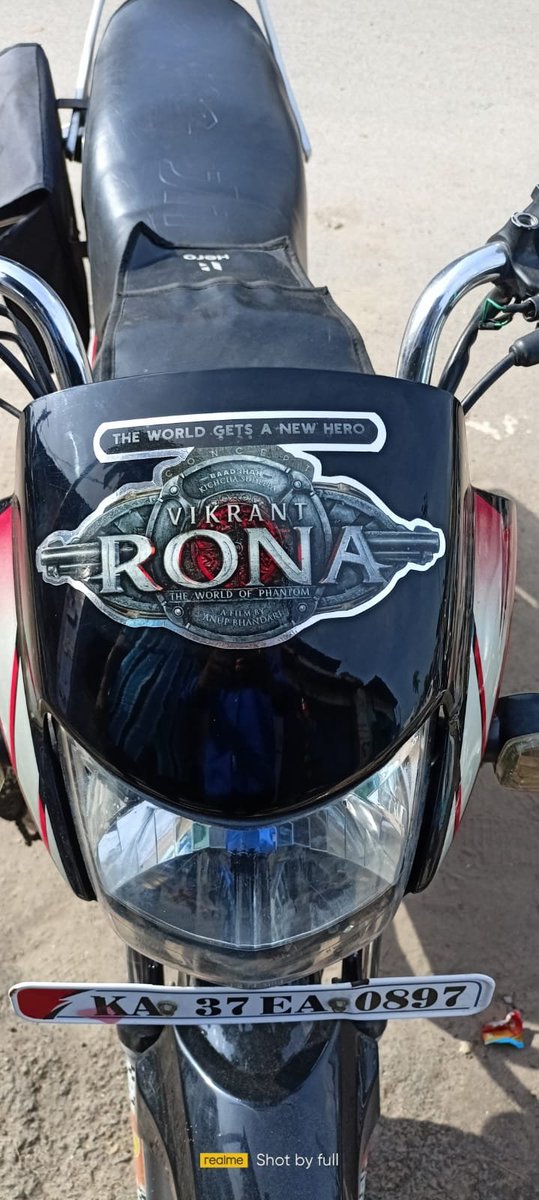 MHSKFC2's tweet photo. #VikrantRona Craze!🔥💥
@KicchaSudeep Boss

Follow us on @MHSKFC__ 👈👈👈 https://t.co/KOUPMOmEkM