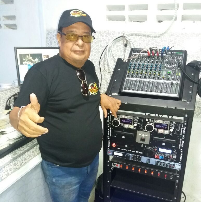 CartagenaClave's tweet photo. El Festival de Salsa Cartagena en Clave lamenta el fallecimiento de William Hincapié, promotor de la cultura salsera en la ciudad y conductor del programa radial Salsa y Playa. Condolencias a sus familiares y amigos. https://t.co/AjJSW5f56K