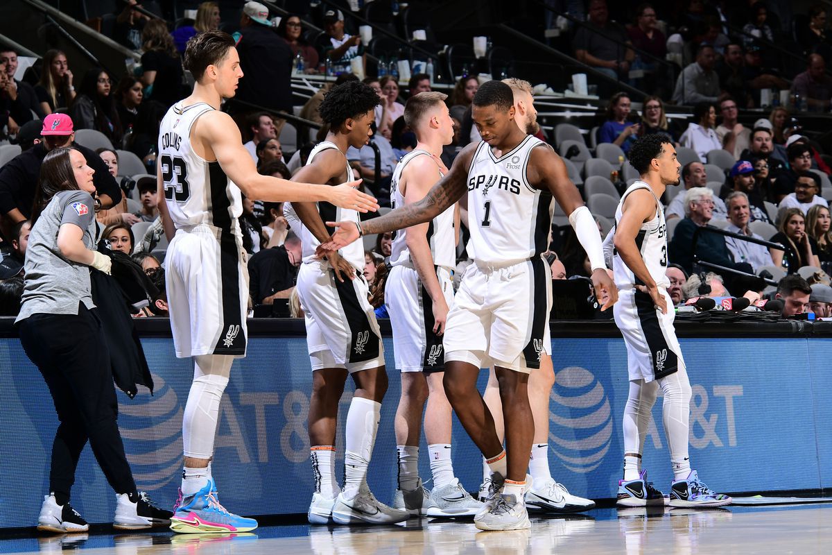 RT @SpursNationCP: In their last 10 games, the Spurs have gone 8-2 https://t.co/UfWiOyXy1D