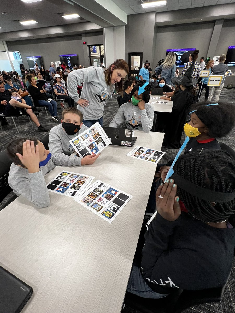 deichelleles's tweet photo. Still so very proud of our teams &amp; their commitment to each other to achieve their reading goals last night. #gentryproud #lastbookbenders #battleofthebooks22 https://t.co/a00ez58DLU