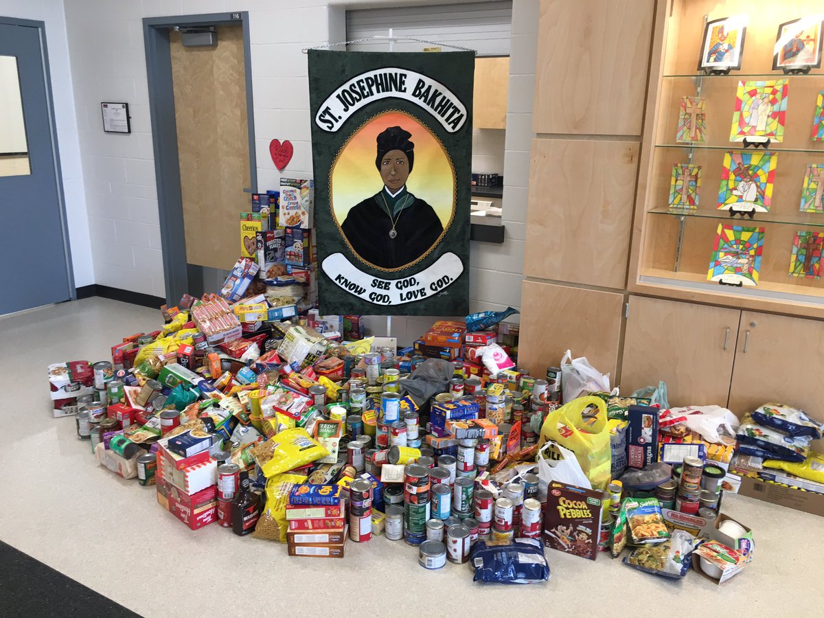 MrZacClass's tweet photo. Little by little, we are approaching our goal of 2000 food items for the @SJBakhita_CCSD Lenten food drive.  We’re at just over 1500 with a week to go. We can do it!!!

Thank you to everyone who has contributed so far. You’re amazing! https://t.co/1iwZEVtCmG
