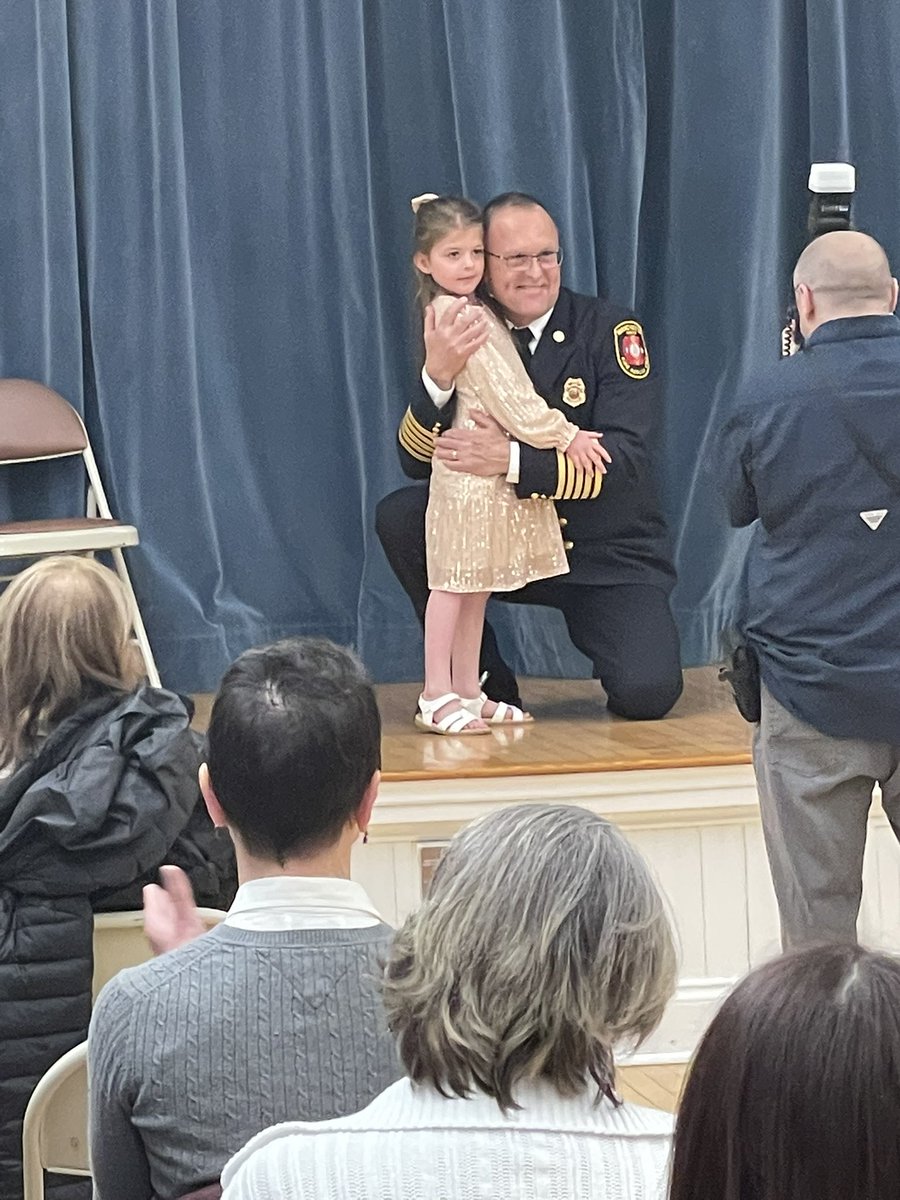 Coach_SCroce's tweet image. Got to watch a good friend and fellow Rescue 9 guy get sworn in as  Chief of a Dept in Manchester Ct. Plus spend dinner with my favorite Deputy Chief. #FireFighterForLife #WFDFamily