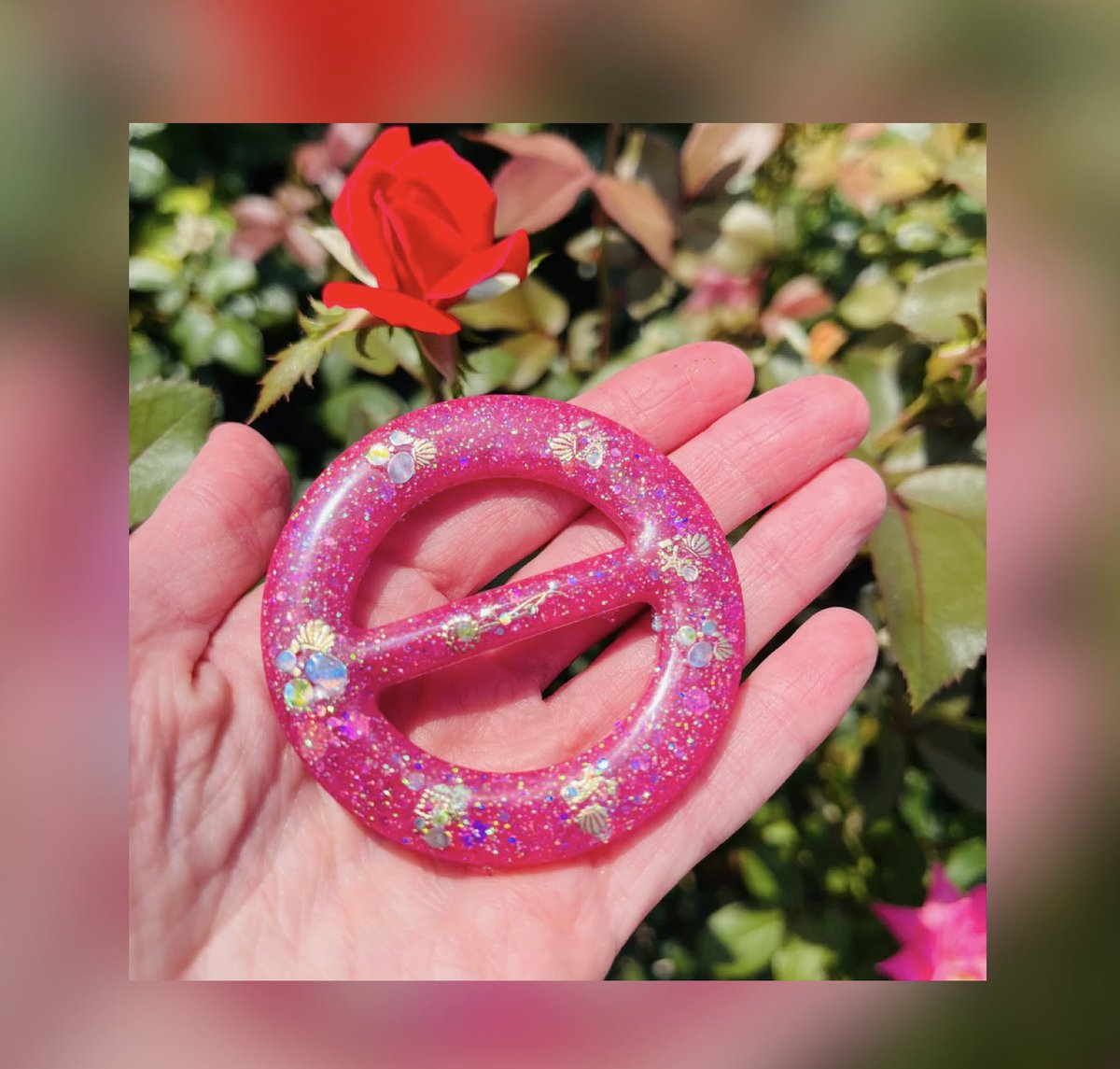 Handmade resin Shells &amp; Glitter Shirt Buckle 💖✨ Now just $8.25!