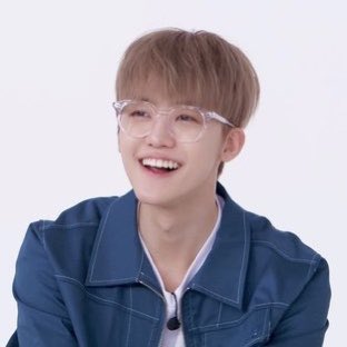 jwooshiluvr's tweet photo. JAEMIN IN SPECS >>>>> https://t.co/Z8qTMrWk29