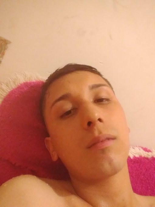 Hola buenas noches, amo a mis fans, dejen veo los mensajes, contesto a todos, &iquest;que opinan de mi pela