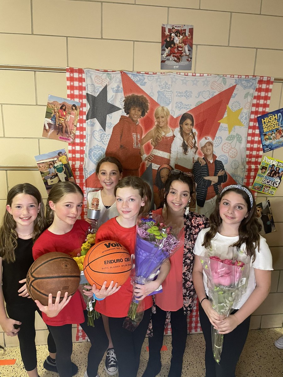 MissCampbell__'s tweet photo. Congrats to all the performers &amp; the directors @MsStumpfsStudio @musicWHITdunn &amp; Mr.Harvie! Such a great show! @HerrAndersonWT #HighSchoolMusical https://t.co/COlpdEHaIV