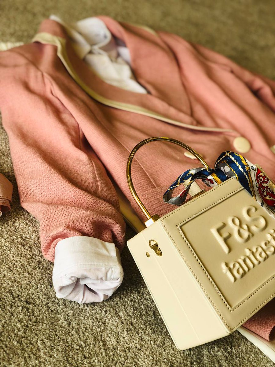 Ala_eddein_'s tweet photo. #ALA_STYIE 👑 
new collection.................🌸
وين عشاق الوردي 🥺👛🌸 https://t.co/578D0rNp1A