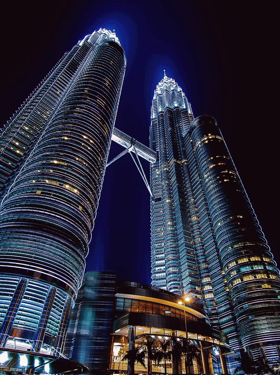 meninblacksg's tweet photo. Let's revisit and reconnect to KL 🇲🇾!
Book your dedicated driver for airport pickup to your destination in KL.
We are always here for you!
#privatechauffeurforhire #meninblacksg #businesstravel #leisuretravel #travel #worldtraveler #traveler #sginsta #exploreasia #travelasia https://t.co/Spedl2DzOC