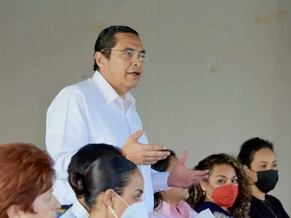 enriquedilo's tweet photo. Hoy sostuvimos un muy productivo encuentro con nuestra militancia priista de Tepic, en donde informamos de los temas que conciernen y preocupan a la ciudadanía. 
¡Somos un partido que se fortalece con las decisiones y la opinión de todas y todos! 
#SomosRevolucionarios https://t.co/wUMdkHcOsw
