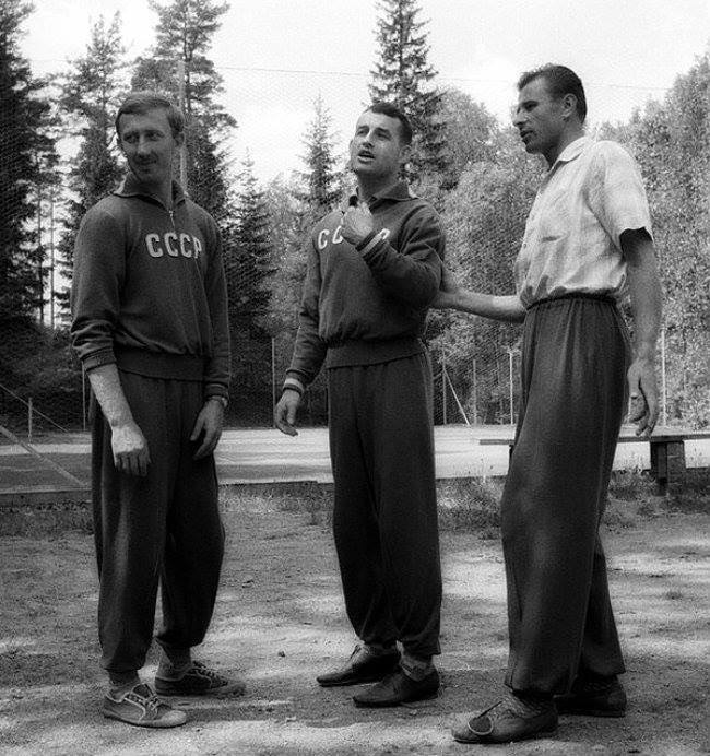 Igor Netto, Sergei Salnikov y yo, en el Mundial Suecia 1958.