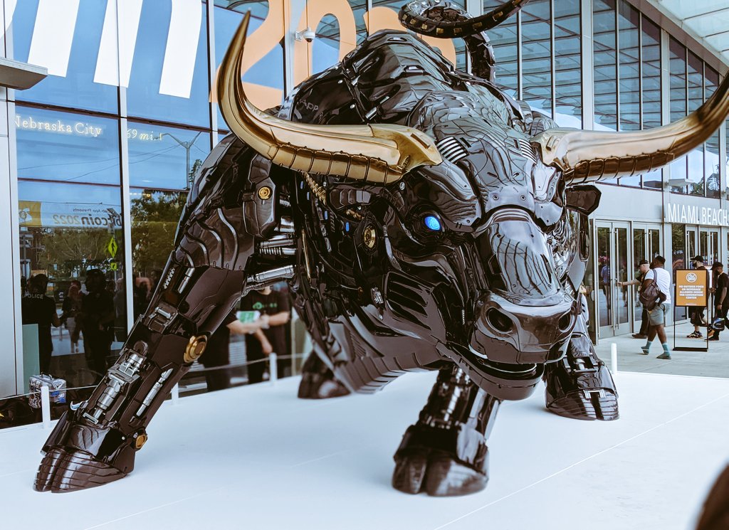 curious_guy123's tweet photo. Modern bull for a modern market.
#Bulls #bitcoin https://t.co/7mmGtxPvpH