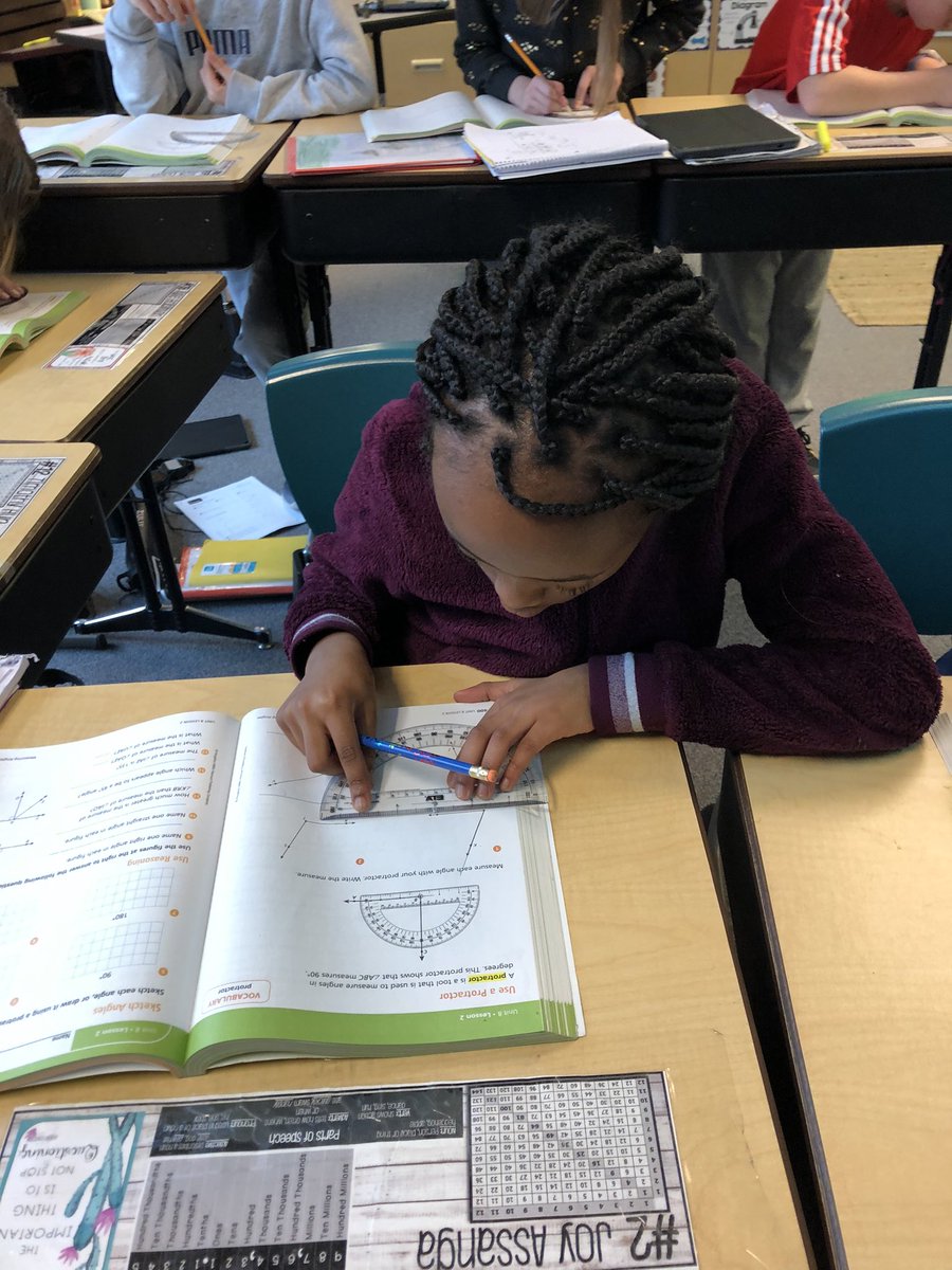 MrsHolley4's tweet photo. This week in math, students are working hard measuring angles with protractors! https://t.co/zFxtEwzROb