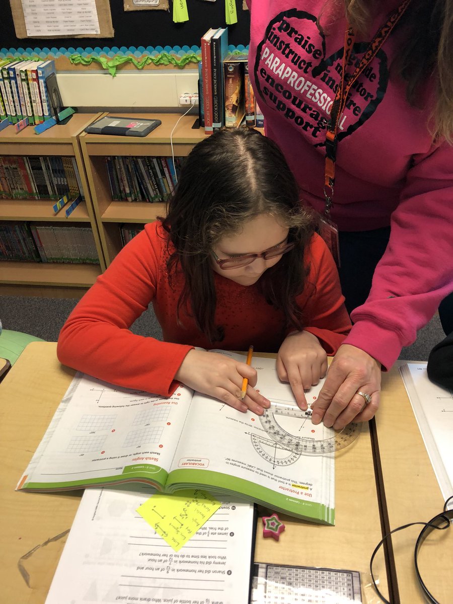 MrsHolley4's tweet photo. This week in math, students are working hard measuring angles with protractors! https://t.co/zFxtEwzROb