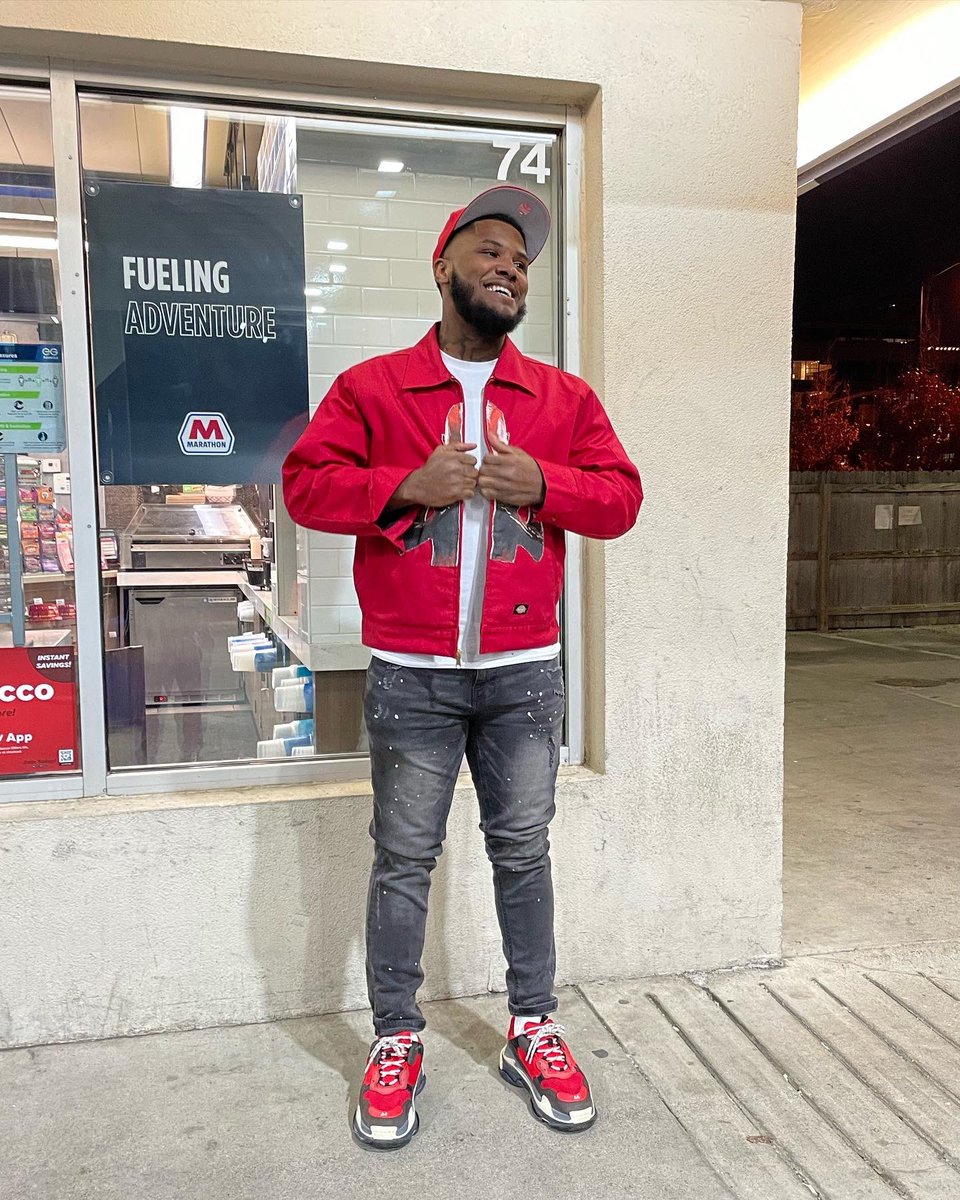 1BigAb's tweet photo. Neva Saw a 🐐 stand on 2 feet , fuck nigga here I are!! https://t.co/blHJRIqNkt
