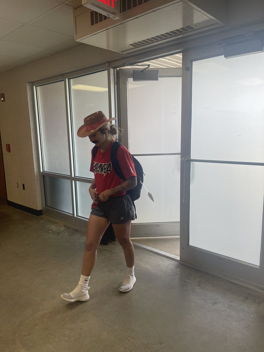 CatUCatwalks's tweet photo. Road Game 6…

Wild West @ Wingate https://t.co/c26ECWGlhI
