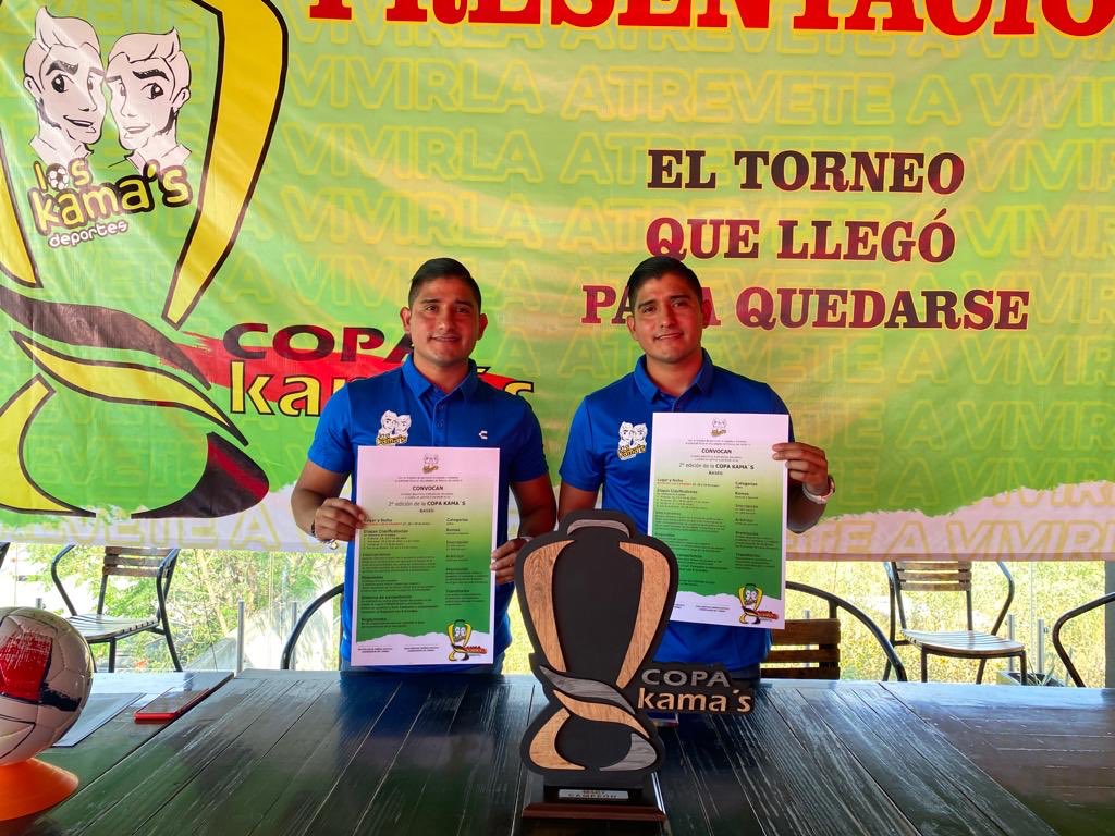 Por segunda vez 🏆 y nuevamente de la mano de DIOS 🙏🏻. Mañana iniciamos en Aldama, Tamaulipas, A DARLE 🚘⚽️🎉❤️

#copakamas🏆⚽️🎉 #victoria #aldama #tamaulipas