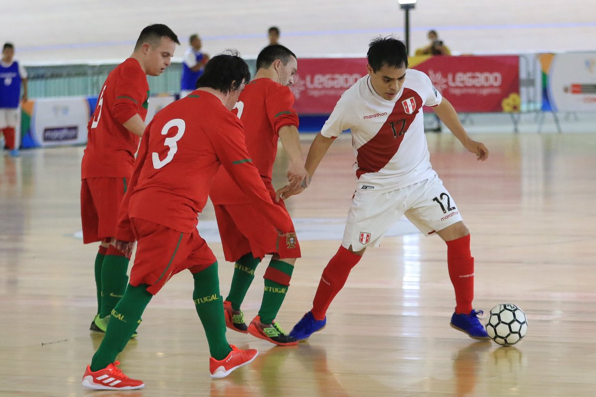 ¡Muchas gracias, chicos! 🙏🏽

Nuestra <a href="/SeleccionPeru/">La Bicolor</a> de Futsal Down 🇵🇪 perdió 3-0 ante Portugal 🇵🇹 y, por diferencia de goles, no logró avanzar a la siguiente fase de la Copa del Mundo Lima 2022. 

#UnidosSomosMásFuertes
#ArribaPerú 💪🏻