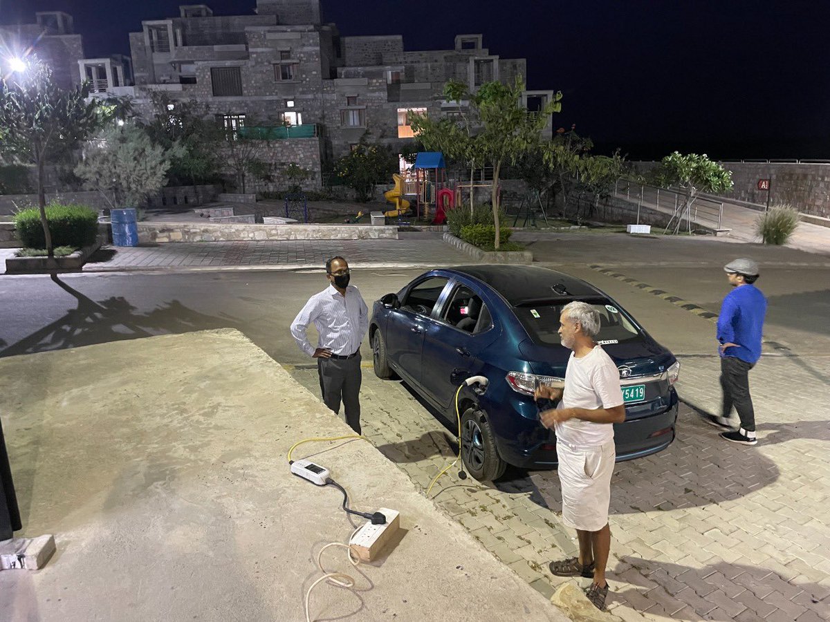 PlugInIndia's tweet photo. Day 2 - Tata Tigor #EV drive.

#PluginIndia team drove from Ahmedabad to Udaipur. The speciality of this route is that there are no fast chargers on this route. 270 km drive. Some community charge points in between.

#ElectricVehicles #electricvehiclesindia @Tatamotorsev https://t.co/FpqwIzrfx3