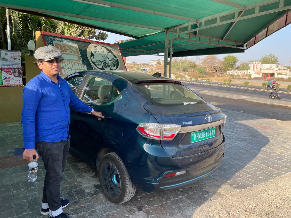PlugInIndia's tweet photo. Day 2 - Tata Tigor #EV drive.

#PluginIndia team drove from Ahmedabad to Udaipur. The speciality of this route is that there are no fast chargers on this route. 270 km drive. Some community charge points in between.

#ElectricVehicles #electricvehiclesindia @Tatamotorsev https://t.co/FpqwIzrfx3