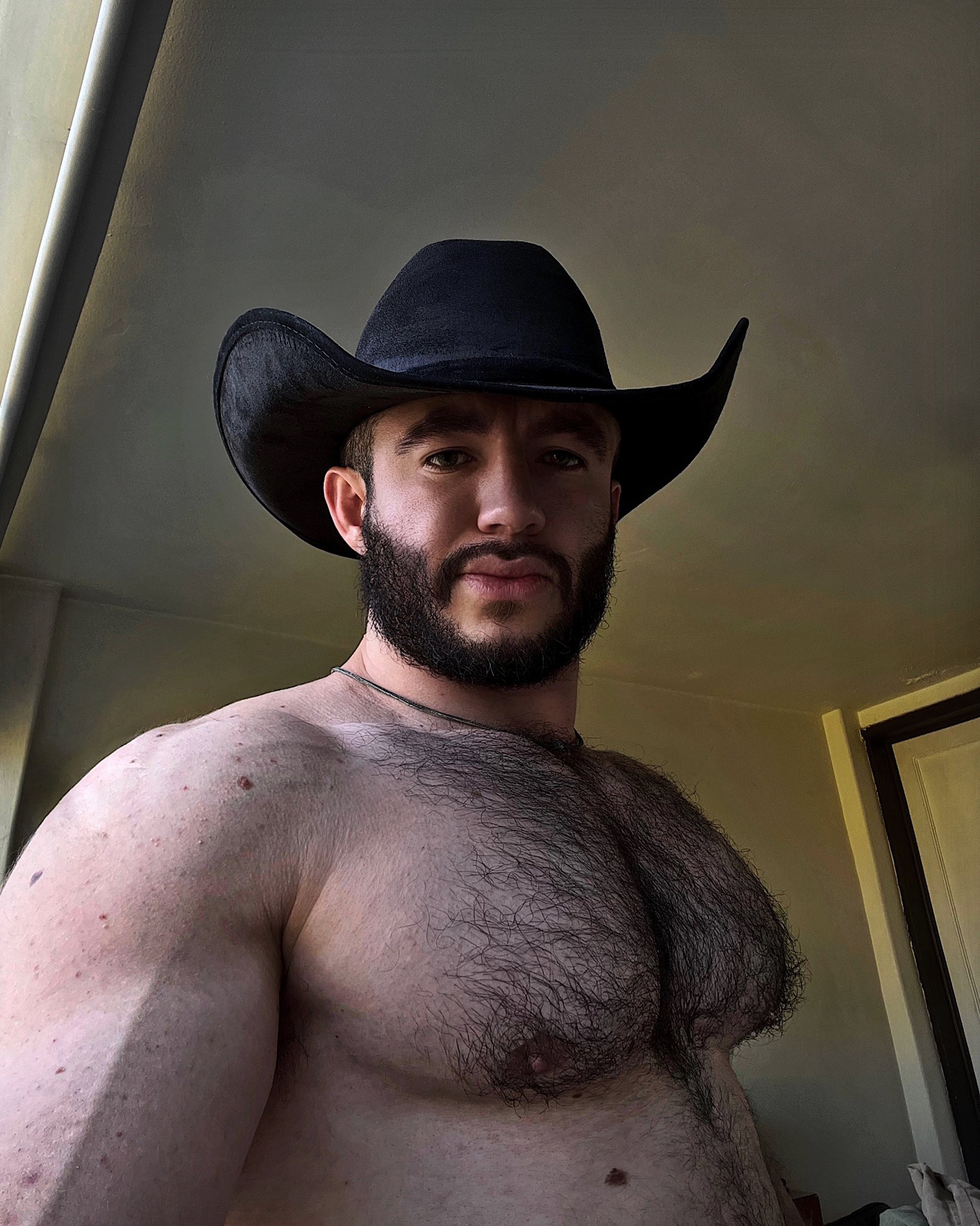 Francisco على X: RT @dimefierro: me chuparías las tetas? 😏👅💦  t.comg3aNS77Cp  X