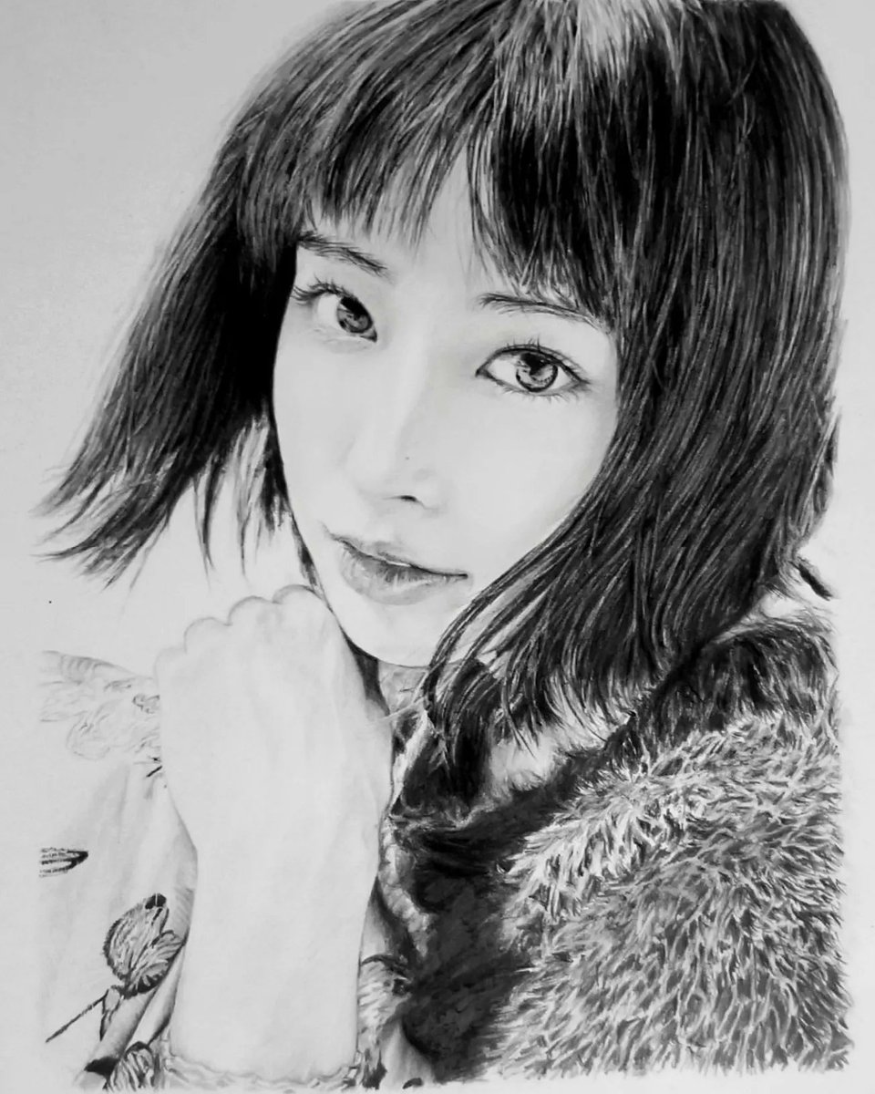広瀬すず ちゃん鉛筆画完成です✏✨ 過去絵リメイク第3段、恥ずかしい