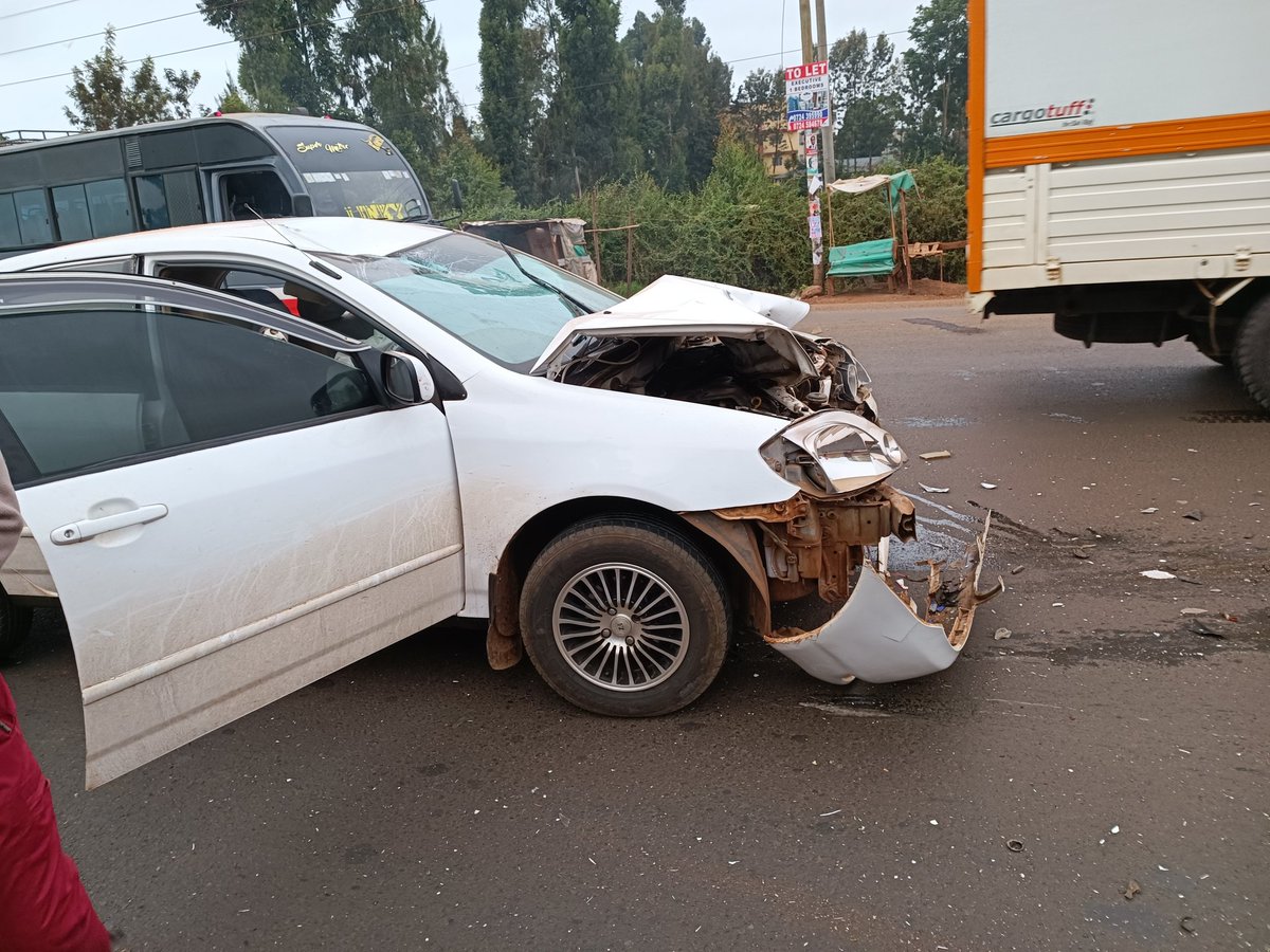 a3Route's tweet photo. 07:01 accident on Waiyaki Way between small car and bike. Motorcycle going wrong way  https://t.co/Ft0VG8b1cl via @treslat