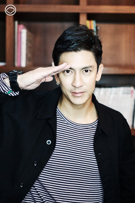 Eaaaw's tweet photo. เพื่อนผญ.เรียนอยู่สุรศักดิ์มนตรีใกล้ๆม.หอการค้าของพี่ติ๊ก นางเล่าว่านั่งรอรถเมล์อยู่ป้ายหน้าโรงเรียนแล้วมันค่ำแล้วเปลี่ยวมากไม่มีคนเลย พี่ติ๊กปั่นจักรยานผ่านมาแล้วก็จอดเหมือนมารอเพื่อนเขา แต่พอเพื่อนนี่ได้ขึ้นรถเมล์ พี่ติ๊กก็ปั่นต่อไป เหมือนพี่เค้าตั้งใจอยู่รอรถเมล์เป็นเพื่อนอะ😭 https://t.co/71VJQfwt97