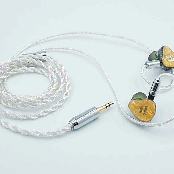 PenonAudio's tweet photo. TANSIO MIRAI SANDS 3BA+1ダイナミックドライバーハイブリッド2ピン0.78mm HiFiインイヤーイヤホンIEMS、チューニングスイッチ付き
インピーダンス：17Ω@ 1kHz
入力感度：107dBL / mW
パッシブノイズリダクション：26dB
周波数応答範囲：5-20000Hz
https://t.co/ougykS56Et
#Tansio https://t.co/gbpkfEd99K