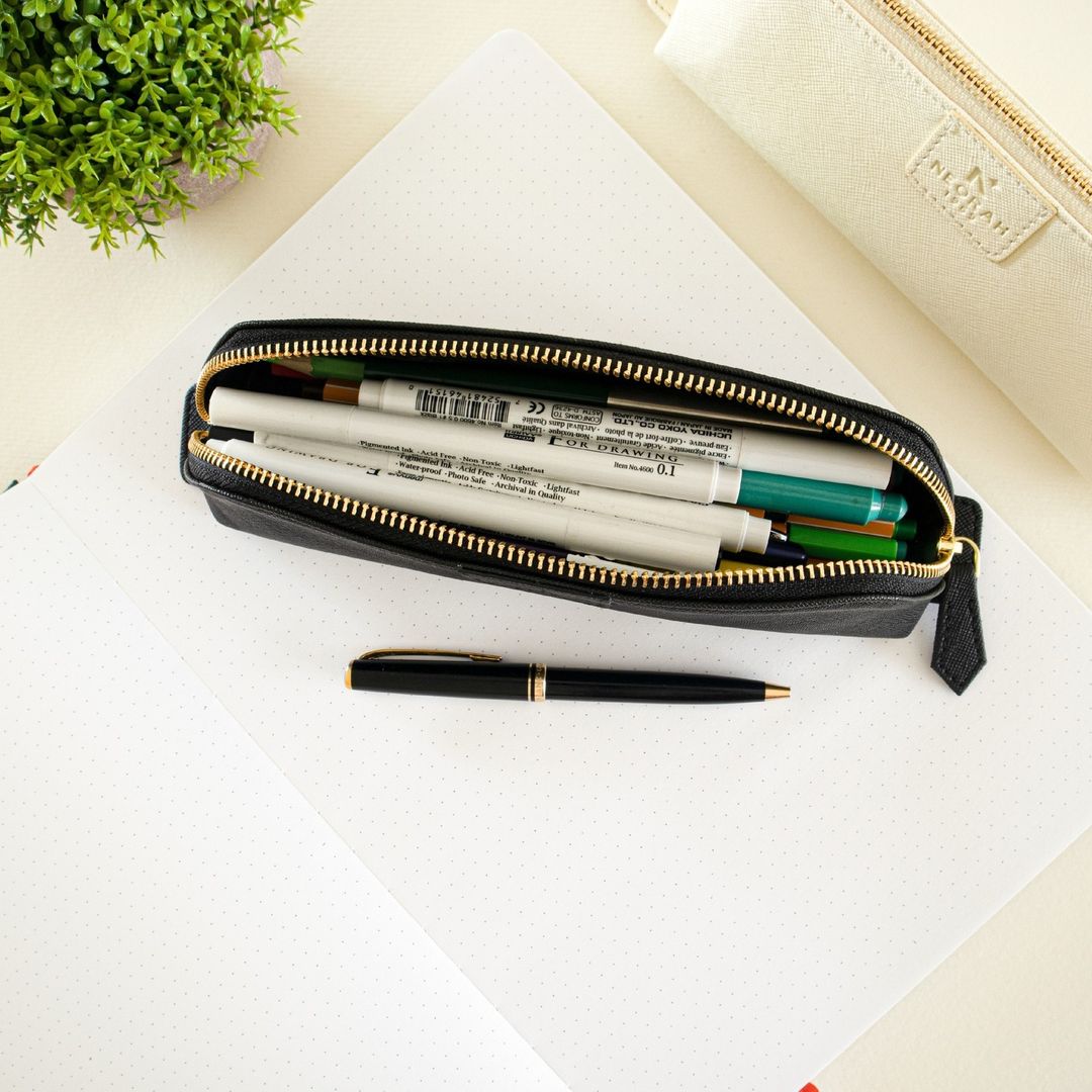 Pencil Pouch⁠ @AtelierNEORAH  Handcrafted Vegan Leather pencil pouch. ⁠

Experience the uniqueness here,⁠
atelierneorah.com/collections/po…⁠
⁠
#atelierneorah #neorah1969 #neorahpouches #work⁠
#leatherstorage #leathergoods #stationery #pencilcases #backtoschool #pouch #handmade