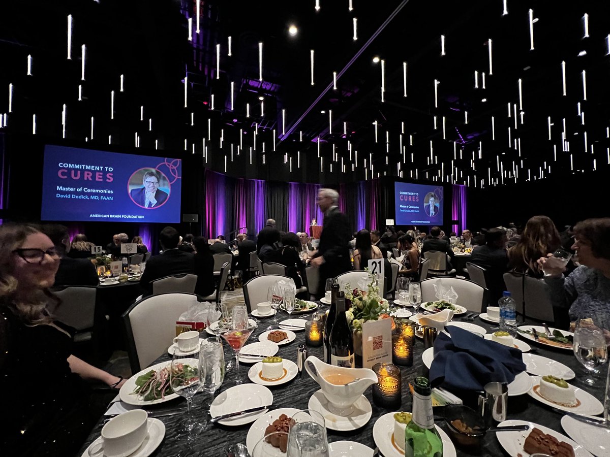 YasirAlKhalili's tweet photo. $855,189 raised tonight at the #CommitmentToCures @ABFbrain @AANMember #AANAM #Seattle @Sethrogen What a magical night! Great to see everyone https://t.co/m9WEiwgyc1