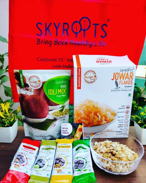 Skyroots_India's tweet photo. Healthy hampers are the best choice when it comes to gifting elderly people or even your health-conscious friends 😋
🌐: https://t.co/PQ8nIpHoHb
📲: +91 9766 59 2516
Follow➡️@skyroots_glutenfree
#millet #glutenfree #jowarflakes #sugarfree #milletbar #breakfast #skyroots https://t.co/Gcm0hVw0m8
