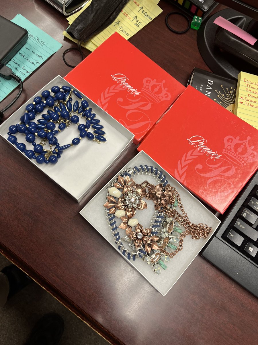 AP_Holmes1913's tweet photo. I always get several compliments on my jewelry from the staff! Now, if they see that looks like I’d wear it they’ll gift it to me. Grateful to be thought of. I especially loved the notebook idea! Thank you HMS! #APHolmes @BobcatsofHMS https://t.co/BuG5EvGA6i