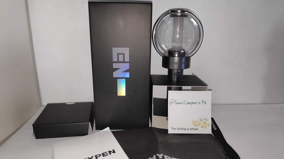 SeoulChaptersPH's tweet photo. 🛍|  #SeoulChapters_Onhand

Enhypen wts lfb ph  ☻

Enhypen Lightstick
– unsealed
– no pc &amp; qr
– see pic for box condi

💰: ₱ 1500 + lsf

DOP: PAYO or 1 week reservation

Mine + item

🏷 enhypen wts lfb lightstick heeseung jay jake sunghoon sunoo jungwon ni-ki riki enha merch ph https://t.co/Bct1eOpBZu