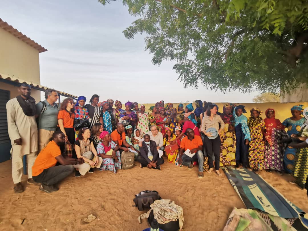 AeciDdakar's tweet photo. Tras el 9º Foro Mundial del Agua💧: la Cooperación Española🇪🇸 en Senegal y el Relator Especial UN para los derechos humanos al agua y al saneamiento visitan el proyecto de @AECID_es en Podor implementado por @ongawa4d . https://t.co/ohYOipPYPn