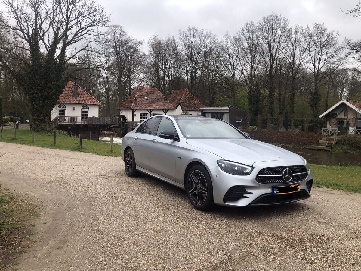 PDSRijopleiding's tweet photo. Op pad geweest in het mooie Sauerland om 𝗻𝗶𝗲𝘂𝘄𝗲 𝗿𝗼𝘂𝘁𝗲 𝘂𝗶𝘁 𝘁𝗲 𝘇𝗲𝘁𝘁𝗲𝗻.👌 De deelnemers aan 2-daagse Duitslandtraining van #pdsrijopleidingen kunnen volop “aan de bak”. 🚘 Meer info over onze rijopleidingen 👉 https://t.co/ER9weZN7DJ https://t.co/ONqFSZ8kar