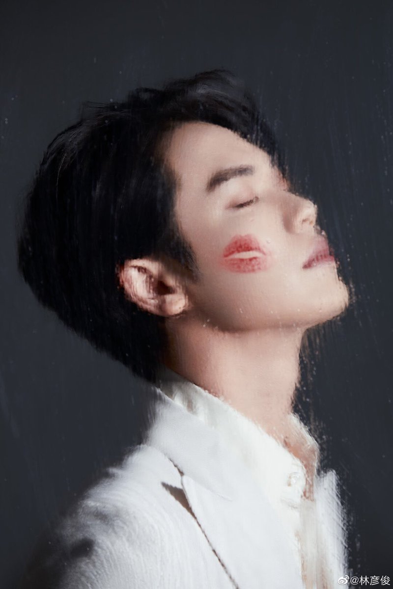 LinYanjun_ID's tweet image. 070422 Lin Yanjun Weibo update 

Lin Yanjun untuk brand Tomfordbeauty 

🔗 m.weibo.cn/6068133006/475…

#LinYanjun #林彦俊 #EvanLin