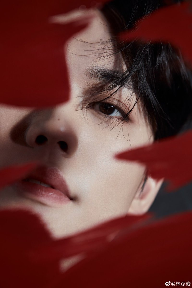 LinYanjun_ID's tweet image. 070422 Lin Yanjun Weibo update 

Lin Yanjun untuk brand Tomfordbeauty 

🔗 m.weibo.cn/6068133006/475…

#LinYanjun #林彦俊 #EvanLin