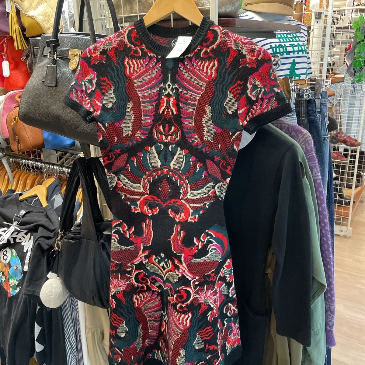 NP_businessUp's tweet image. 【今日だけ特別に教えます】
2000円→22000円利益
利益率78%

なぜこんなに利益取れるかわかりますか？

実は、、、㊙️テクニックがあります。

強力すぎるので共有するかどうかかなり迷いました、、、

知りたい方は
✅フォロー&amp;amp;リツイート
✅リプで完了と送信
DMで教えます☺️