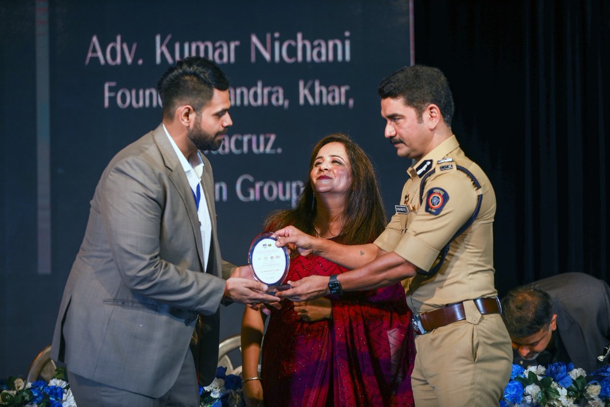 KumarNichani's tweet photo. Proud to be sharing the dias with @vishwasnp ji (Joint CP) Mumbai at the #ChooseNotToUse initiative organised by @MumbaiPolice @RdNational @RotaryInternational @BKScitizengroup @MNCDFbombay against substance abuse. 

#WorldHealthDay2022 https://t.co/bsWPUamBpQ