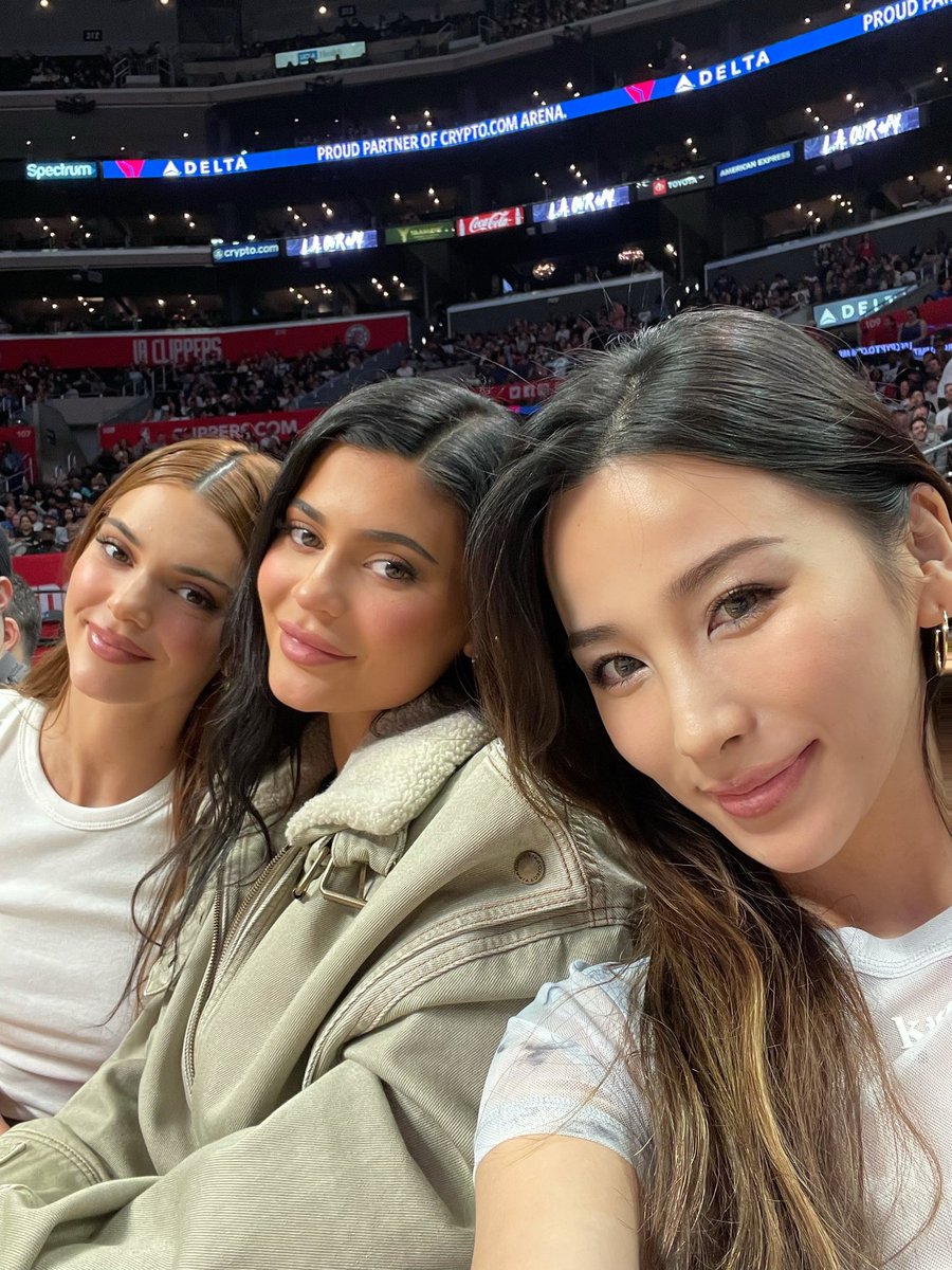 ChrissyJin's tweet photo. At the game today with the sisters @KendallJenner  @KylieJenner 
Congrats on the new launch of #KendallxKylie 💕 https://t.co/gwrLeQ46fp