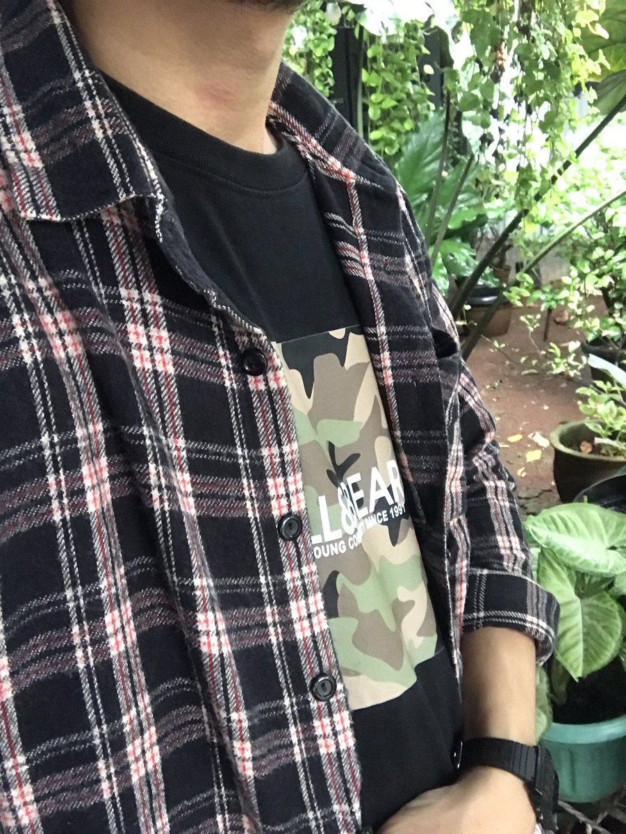 getargaskarth's tweet photo. Outfit pas dulu ngampus bgt nih 🔥😅 https://t.co/DBlBa8PMU2