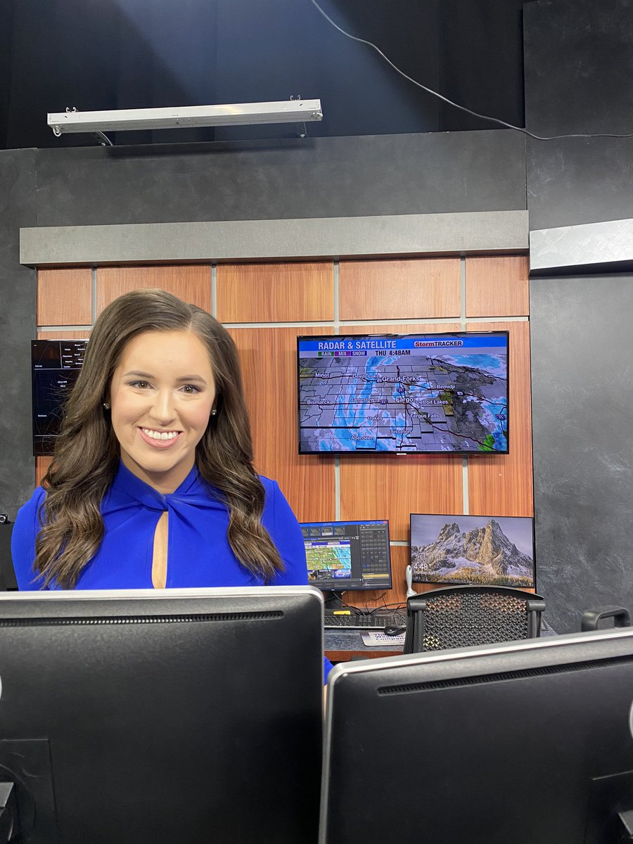 Look who’s back… back again. It’s <a href="/LydiaBlumeWX/">Lydia Blume</a> !!! 
Just in time to tell you about this nasty system.❄️💨☔️
Join us in welcoming Lydia back on First News!❤️