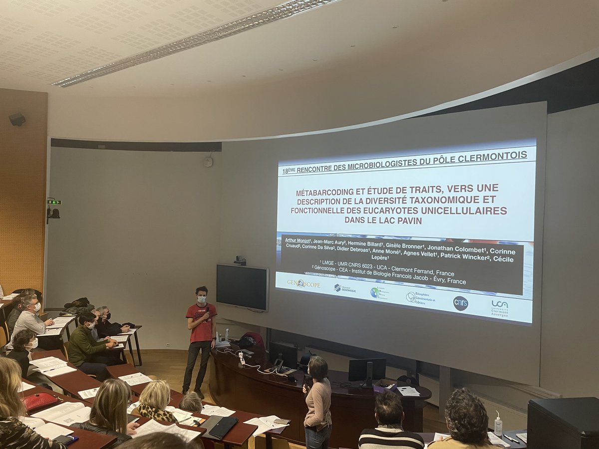 Super présentation aujourd’hui de <a href="/ArthurMonjot/">Arthur Monjot</a> aux rencontres des microbiologistes Clermontois sur la diversité méconnue des eucaryotes unicellulaires ! 🔬🧬
lmge.uca.fr/version-franca…
cc <a href="/LMGE_UCA/">LMGE</a>
