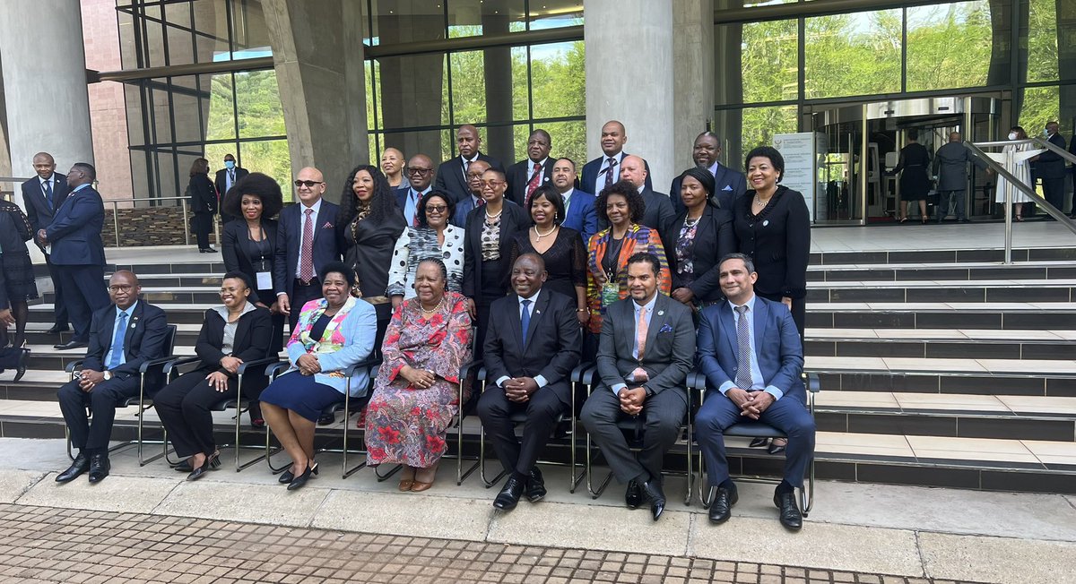 SAgovnews's tweet photo. [IN PICTURES] President Cyril Ramaphosa with the Heads of Missions in Africa, Asia, Multilateral, America and Europe. #HoMConferenceSA
#SAHeadsOfMission https://t.co/WOJRPPDZ2E