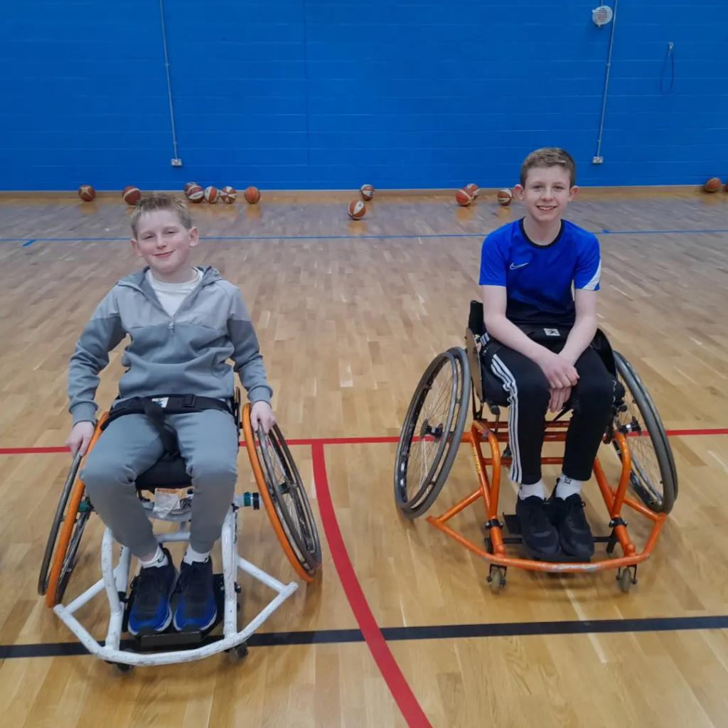 SwimInspiration's tweet photo. Today's surprise activity is WHEELCHAIR BASKETBALL 🏀🤩

Here's some of blue group in action! 

#MMSI #MMSIFamily #MMSwimInspiration #swiminspiration #swimming #swimcamps #residentialswimcamps #melmarshall #inspire #motivate #happyswimmersarefastswimmers https://t.co/iMUypEo8EQ