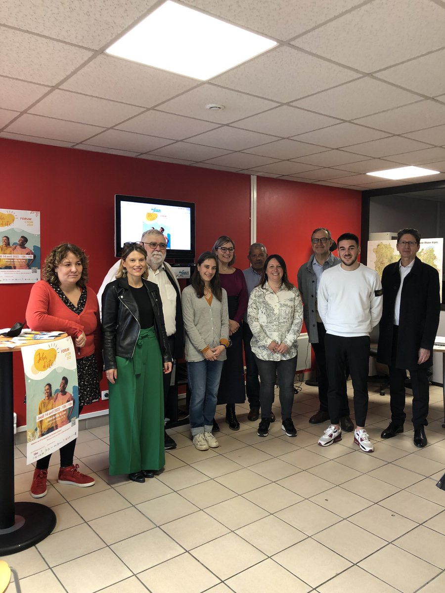 SchatzSalmi's tweet photo. 🎥Retour sur la Conférence de Presse au @crijaura ce matin pour le lancement du Forum Jobs d'été Edition 2022 
📌le 1⃣4⃣/0⃣4⃣ 
On vous attend en présentiel avec impatience 🤩
Avec @poleemploi_ara et les équipes de #LyonConfluence 
@J_Sanfilippo 
@MMIE_LyonMetrop 
@villedelyon https://t.co/d25jgTsWur