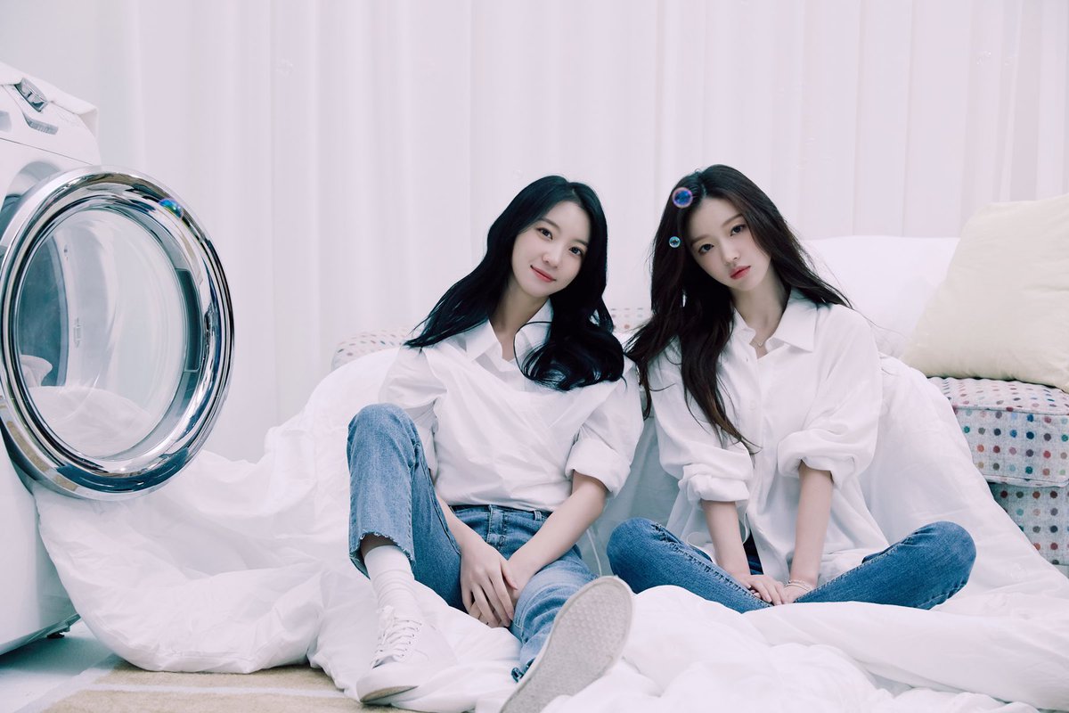 Yubin_archive's tweet photo. Season Concept - 봄(Jean) 유빈&amp;유아

#오마이걸 #유빈 #배유빈 #비니 #유아 https://t.co/fIZUBJC86V