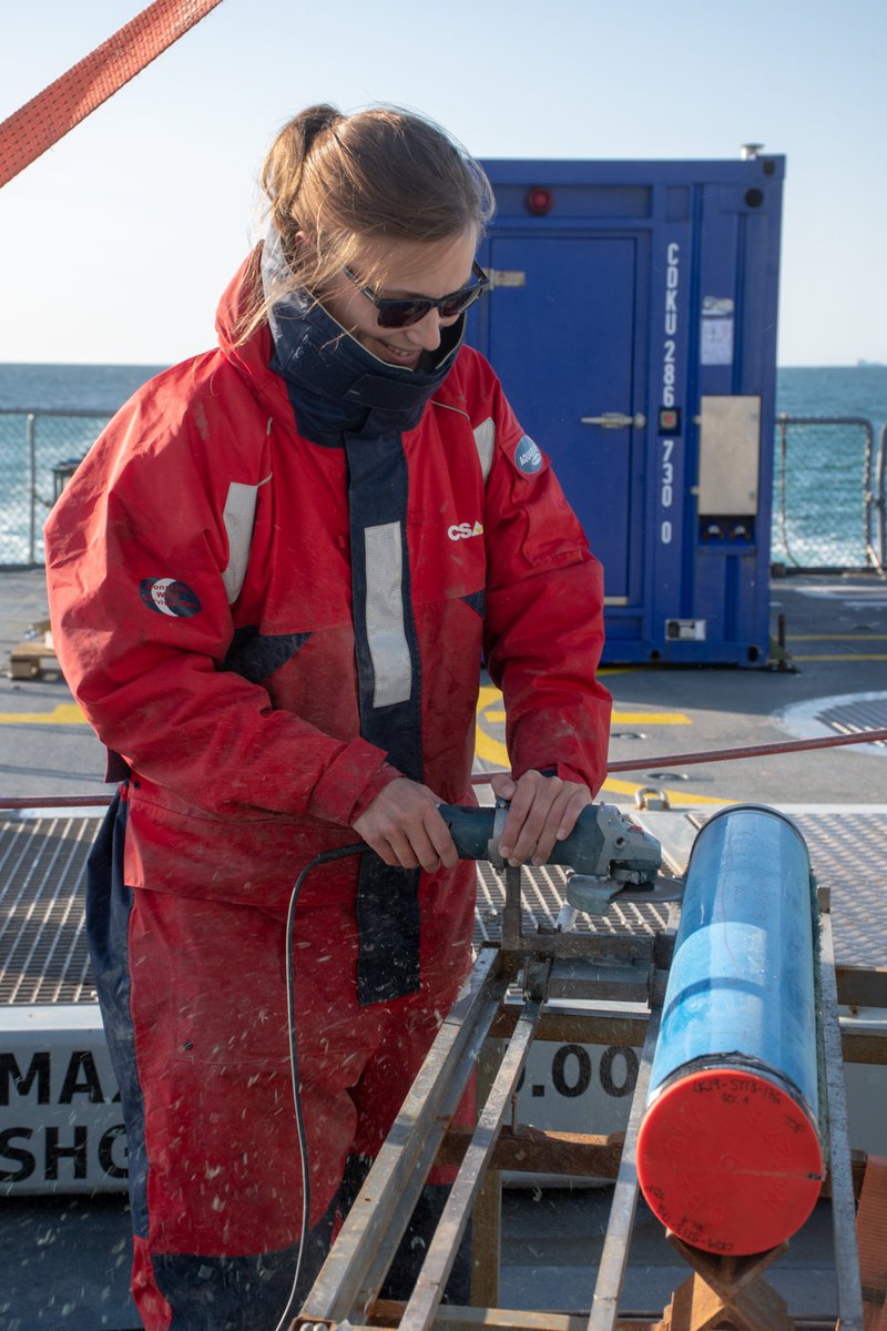 PAGES Early-Career Network (@pages_ecn) on Twitter photo Today’s #ECNmemberSpotlight features Dr. Henrieka Detlef @HenriekaD from <a href="/AarhusUni_int/">Aarhus University</a>. She reconstructs Arctic sea ice & ocean dynamics across the late Quaternary using fossil molecules &other geochemical methods on marine sediment cores🌊🧊🔙🧪🦠#5EmojisChallenge #EarlyCareer Today’s #ECNmemberSpotlight features Dr. Henrieka Detlef @HenriekaD from <a href="/AarhusUni_int/">Aarhus University</a>. She reconstructs Arctic sea ice & ocean dynamics across the late Quaternary using fossil molecules &other geochemical methods on marine sediment cores🌊🧊🔙🧪🦠#5EmojisChallenge #EarlyCareer