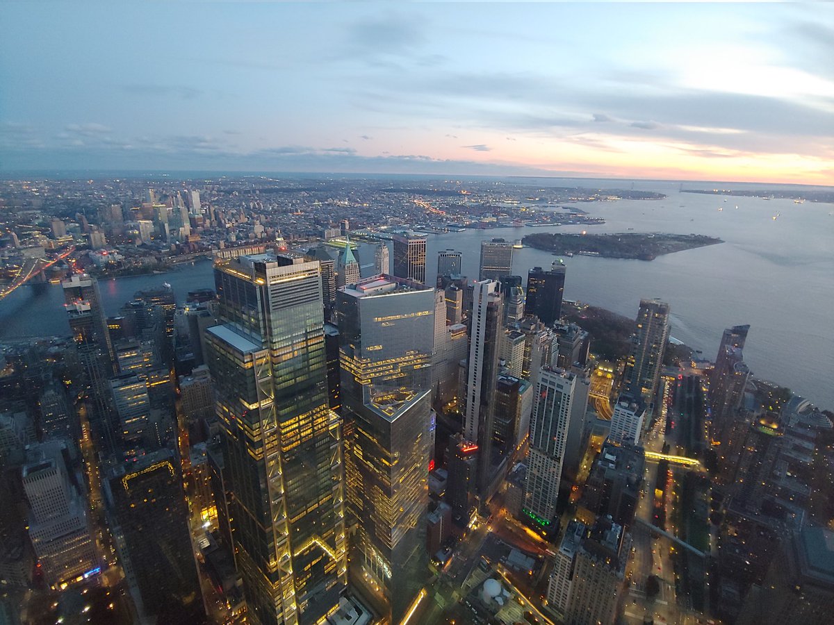 Treehugger841's tweet photo. @jesswho82 From the top of one world tower. https://t.co/LGxoCMyBOF